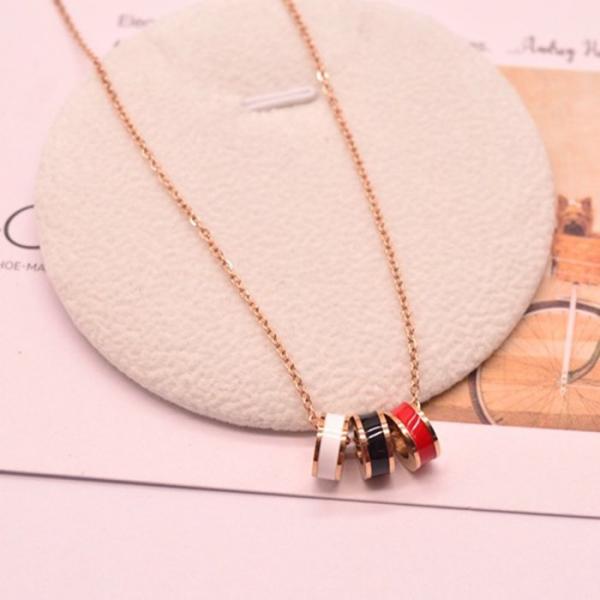 【3連リング ネックレス】 トリコロール ピンクゴールド色