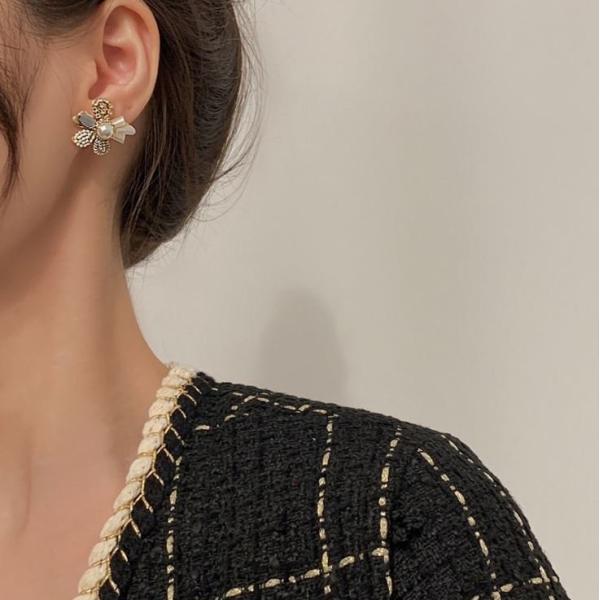 【ピアス】 バッグキャッチ・ビジュー・揺れる・花・フラワー・パール