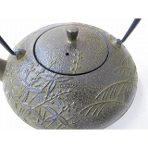 南部鉄急須　平形草花　0.6Ｌ　