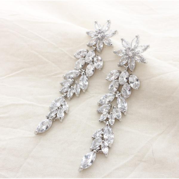 ウェディング アクセサリー【キュービック ジルコニア フラワーリーフ ロングピアス】ブライダル 結婚...