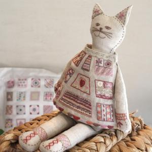 フランス製　刺しゅうキット Dans la famille chat - Margot（猫のマルゴ）044-00701｜sun-k