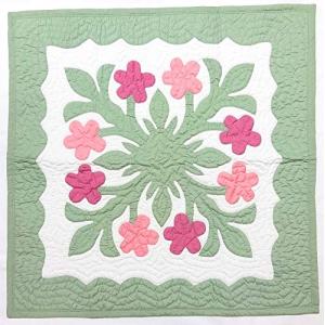 ハワイアンキルト タペストリー 105cm ピカケチューブローズ マリン