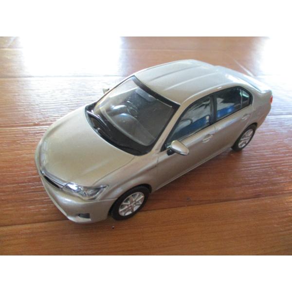 ★非売品★ アクシオ ゴールド ミニカー