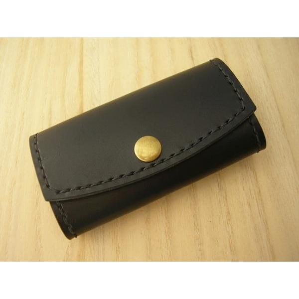 レザーキーケース ヌメ革　タンニンなめし革　ブラック 黒 黒糸 ハンドメイド 総手縫い メール便可