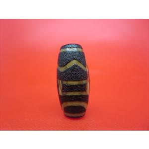 チベット火供天珠 息増懐珠 約30×14mm 天然模様入り 一点物 : 天然石の 