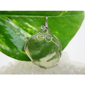 特価 ペンダントトップ リビアングラス 約9〜9.8g 鑑別済み : 天然石の