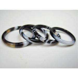 グアテマラ産翡翠天珠 手彫り九眼天珠 約33×13×10mm 一点物 : 天然石の