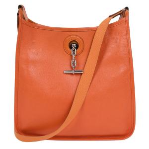 BOTTEGA VENETA（ボッテガ・ヴェネタ） ネックストラップ レザー