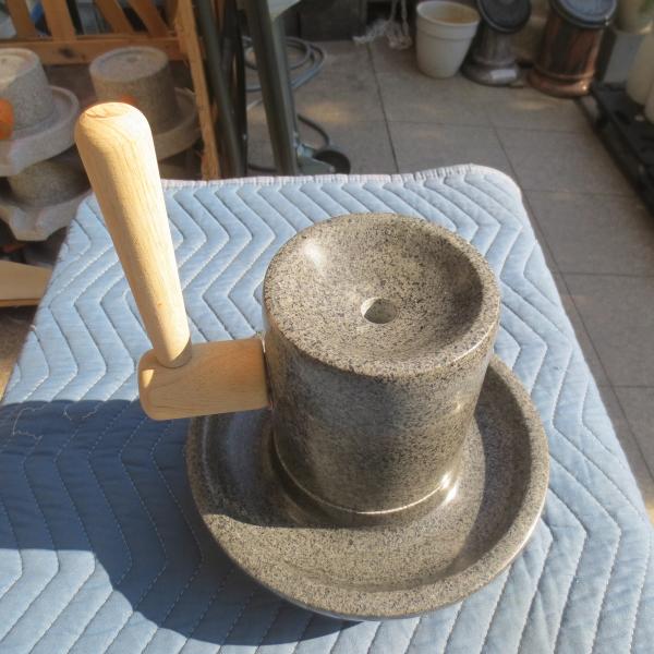 茶臼 ちゃうす 抹茶 石臼 （いしうす） ひき臼 （ひきうす）★青御影石 13型 送料無料（沖縄県、...