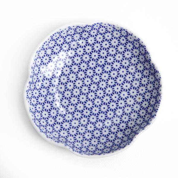 東屋の豆皿　印判　梅　製造／白岳窯　長崎県波佐見町