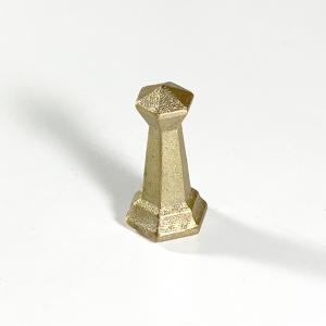 FUTAGAMIのマグネットフック　真鍮の生活用品　　真鍮鋳肌のマグネットフック2個入り　チェス型｜surouweb
