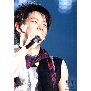 中古生写真(ジャニーズ) NEWS/増田貴久/ライブフォト・バストアップ・衣装白黒ピンク・右手マイク・顔右向き・目線右・背景