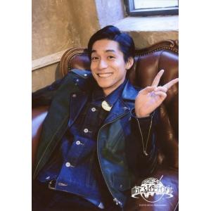 中古生写真(ジャニーズ) 関ジャニ∞/錦戸亮/上半身・ソファー座り・デニムシャツ・黒ジャンパー・左手ピース/関ジャニ’sエイターテイメ
