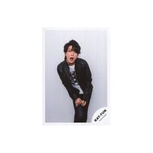 中古生写真(ジャニーズ) KAT-TUN/亀梨和也/膝上・衣装白黒・前屈み/「KAT-TUN LIV...
