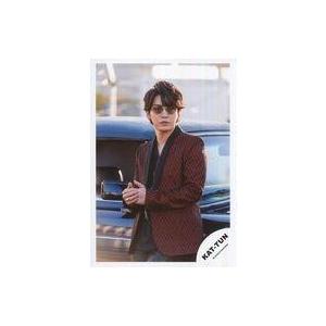 中古生写真(ジャニーズ) KAT-TUN/亀梨和也/上半身・衣装赤黒・両手重ね・体やや左向き/「KA...