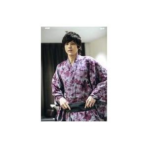 中古生写真(男性) 加藤将/膝上・衣装紫・浴衣花柄・左向き・両手帯・口閉じ・室内/第2回 加藤将 on-line