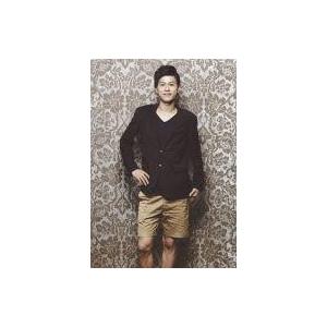 中古生写真(男性) 寺山武志(シャープ・ハンクス)/膝上・衣装黒・ベージュ・右手腰・私服ショ