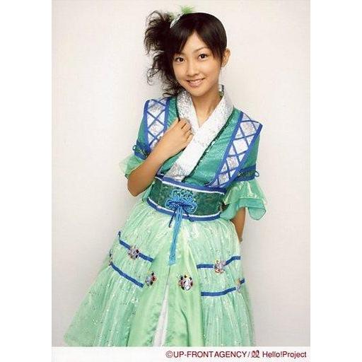 中古生写真(ハロプロ) Berryz工房/熊井友理奈/膝上・衣装緑銀青・右手胸元・顔斜め左向き・2L...