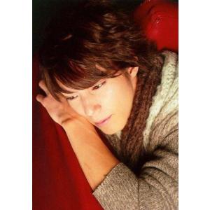 中古生写真(男性) 浜尾京介/横型・バストアップ・寝そべり・衣装白・グレー・目線右・左手ソファ赤/ファン感謝トークライブイベント物販生写真