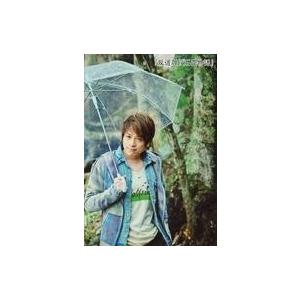 中古生写真(男性) 高橋直純/上半身・衣装青紫・デニム・右手ビニール傘・体右向き・顔左向き・背景野外/写真集「坂道石段石畳物語」初回通販限