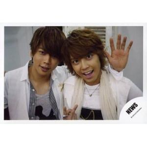 中古生写真(ジャニーズ) NEWS/手越祐也・増田貴久/横型・バストアップ・衣装白・左手パー/公式生写真