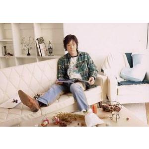 中古生写真(男性) 高木俊(桜井雅也)/横型・ソファ座り・シャツチェック緑・私服ショット/ミュージカル「