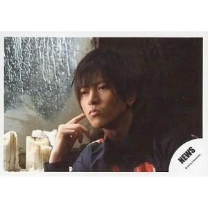 中古生写真(ジャニーズ) NEWS/山下智久/横型/顔アップ/右手頬/目線左/公式生写真