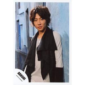 中古生写真(ジャニーズ) 嵐/相葉雅紀/上半身・ストール黒・長袖白・水色の壁/公式生写真