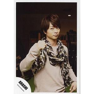 中古生写真(ジャニーズ) 嵐/櫻井翔/腰上・右手グー・迷彩柄のスカーフ/公式生写真