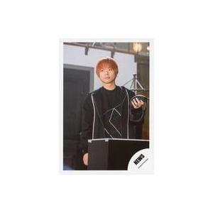 中古生写真(ジャニーズ) NEWS/増田貴久/上半身・衣装黒・左手ゴーグル・目線左/アルバム「WORLDISTA」ジャケ写＆特典映像オフショット/公式生写