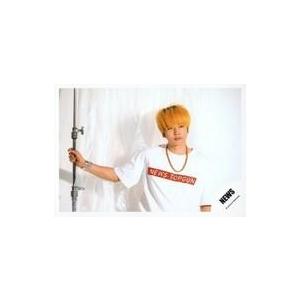 中古生写真(ジャニーズ) NEWS/増田貴久/横型・上半身・衣装白・赤・右手パイプ・背景白/シングル「トップガン/Love Story」MV＆ジャケ写