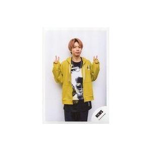 中古生写真(ジャニーズ) NEWS/増田貴久/膝上・衣装黄・黒・白・両手ピース・背景白/「NEWS DOME TOUR 2018-2019