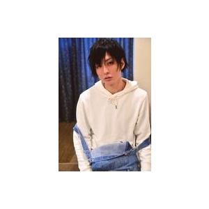 中古生写真(男性) 田口涼/上半身・衣装白・デニム・オーバーオール・正面/「田口涼のなんばりんぐイベント(1)」私服ブロマイド