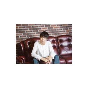 中古生写真(男性) 井澤巧麻/横型・膝上・衣装白・座り・両手重ね・首傾げ・ソファ/「第7回 SUNPLUSファンミーティング」ソロ写真セットE