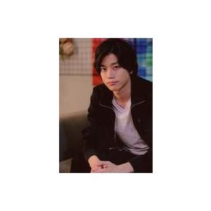 中古生写真(男性) 高橋健介/膝上・衣装黒・ソファ座り・左向き・両手膝/舞台「MONSTER LIVE!」キャストブロマイドC
