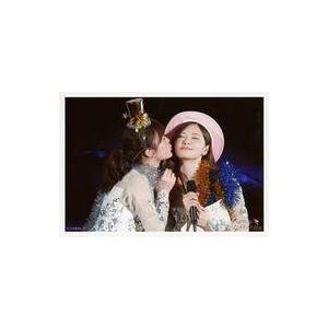 中古生写真(乃木坂46) No.203：生田絵梨花・白石麻衣/ライブフォト・横型・バストアップ・衣装白・花柄・生田右