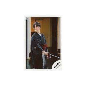 中古生写真(ジャニーズ) Snow Man/宮舘涼太/膝上・衣装黒・白・袴・右手刀・右向き・笑顔/「...