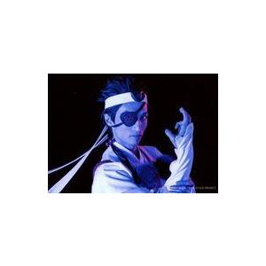 中古生写真(男性) 木戸邑弥(時任次郎坊清玄)/横型・バストアップ・右向き・ライト紫・背景黒・キャラ...