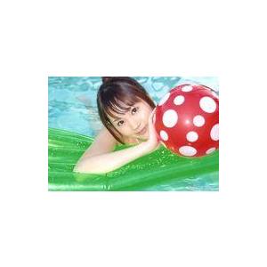中古生写真(女性) 浜田翔子/横型・顔アップ・水着オレンジ・ボーダー柄・右手ビーチボール・首かしげ・ビーチマット・・ポストカードサイズ/公