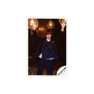 中古生写真(ジャニーズ) Hey! Say! JUMP/山田涼介/膝上・衣装紺・白・両手上げ・パー・...