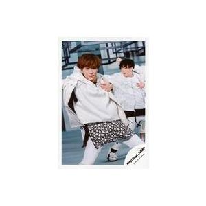 中古生写真(ジャニーズ) Hey! Say! JUMP/知念侑李/膝上・衣装白・黒・左手胸・足開き・...