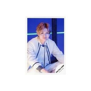 中古生写真(ジャニーズ) Hey! Say! JUMP/薮宏太/膝上・しゃがみ・衣装白・右向き・ネオ...