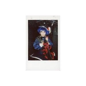 中古生写真(男性) サウイフモノ/ヒロバッキー/上半身・衣装青・白・黒・赤・体右向き・両手傘持ち・顔正面・背景黒/生チェキ