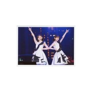 中古生写真(坂道シリーズ) No.195：白石麻衣・松村沙友理/ライブフォト・横型・膝上・衣装白