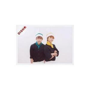 中古生写真(男性) DISH///小林龍二(RYUJI)・橘柊生(To-i)/横型・上半身・衣装黒・コック帽・スカーフ緑・黄・小林両手下げ・橘腕組