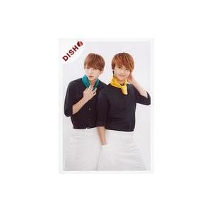 中古生写真(男性) DISH///小林龍二(RYUJI)・橘柊生(To-i)/膝上・衣装黒・スカーフ緑・黄・小林右手スカーフ・橘右手ポケット・左手