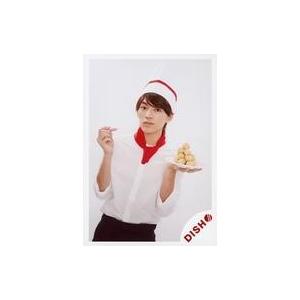 中古生写真(男性) DISH///矢部昌暉(MASAKI)/上半身・衣装白・コック帽・スカーフ赤・右手匙・左手皿・背景白/「皿vsスラ“世界サラ
