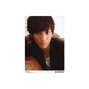 中古生写真(男性) D-BOYS/根岸拓哉/バストアップ・衣装黒・白・体左向き・右手首元・ソファ茶・「2015.12」/D-BOYSオフィシャルブロマイド〜パ