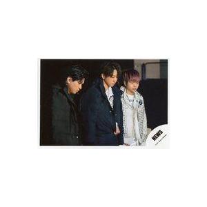 中古生写真(ジャニーズ) NEWS/小山慶一郎・加藤シゲアキ・増田貴久/横型・上半身/シングル「BURN」MV＆ジャケ写オフショット/公式生写真