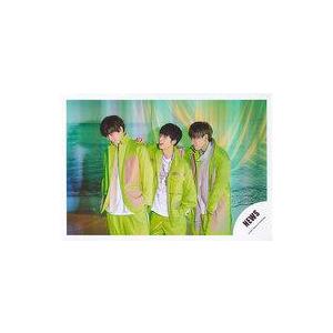 中古生写真(ジャニーズ) NEWS/小山慶一郎・加藤シゲアキ・増田貴久/横型・膝上/シングル「未来へ/ReBorn」MV＆ジャケ写オフショット/公式生写真